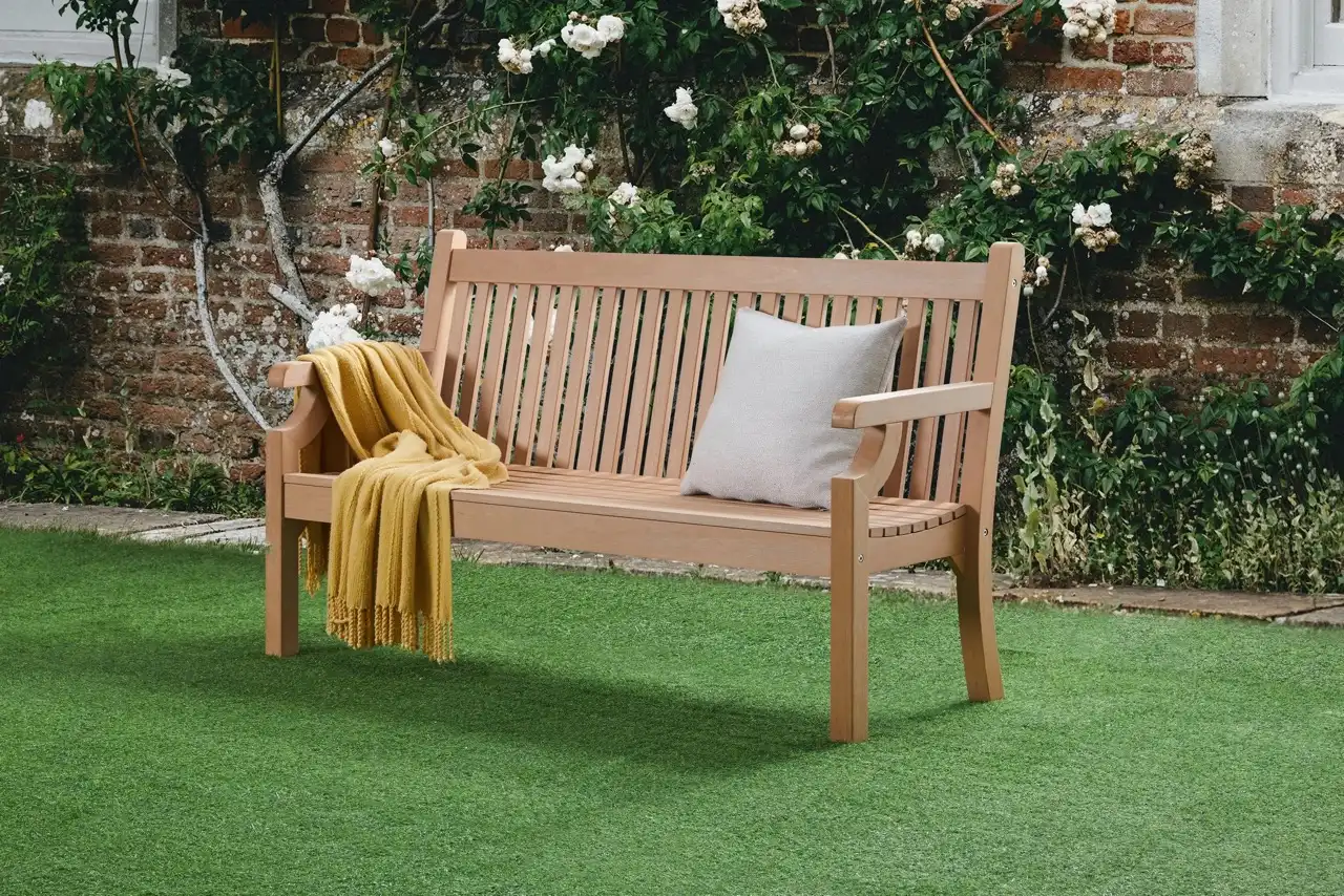 WPC Bench vs Wooden Bench: Which Is Better for Outdoor Use?